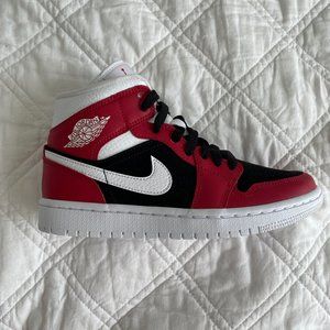 Jordan 1 Mid Gym Red Black